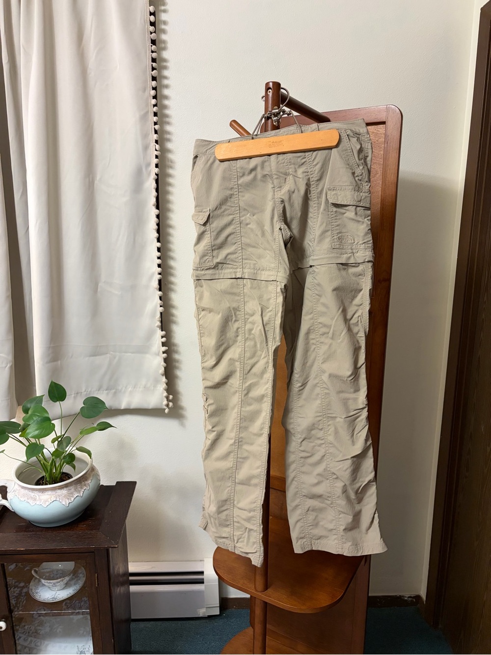 Women’s Beige Convertible Cargo Pants - Lightweight Utility Style